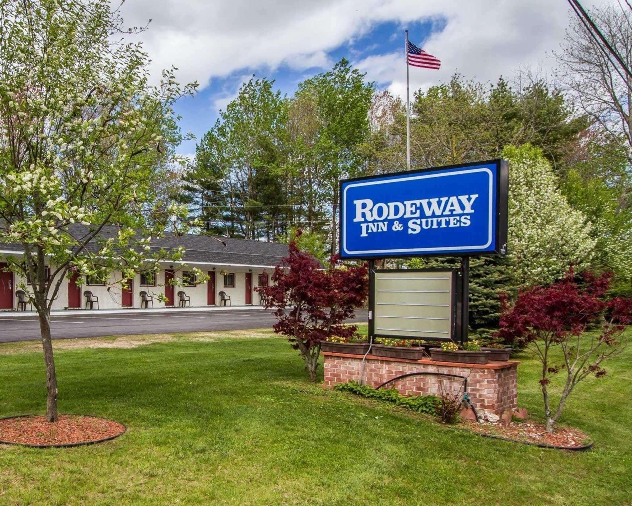 Rodeway Inn & Suites Brunswick Near Hwy 1 Екстериор снимка