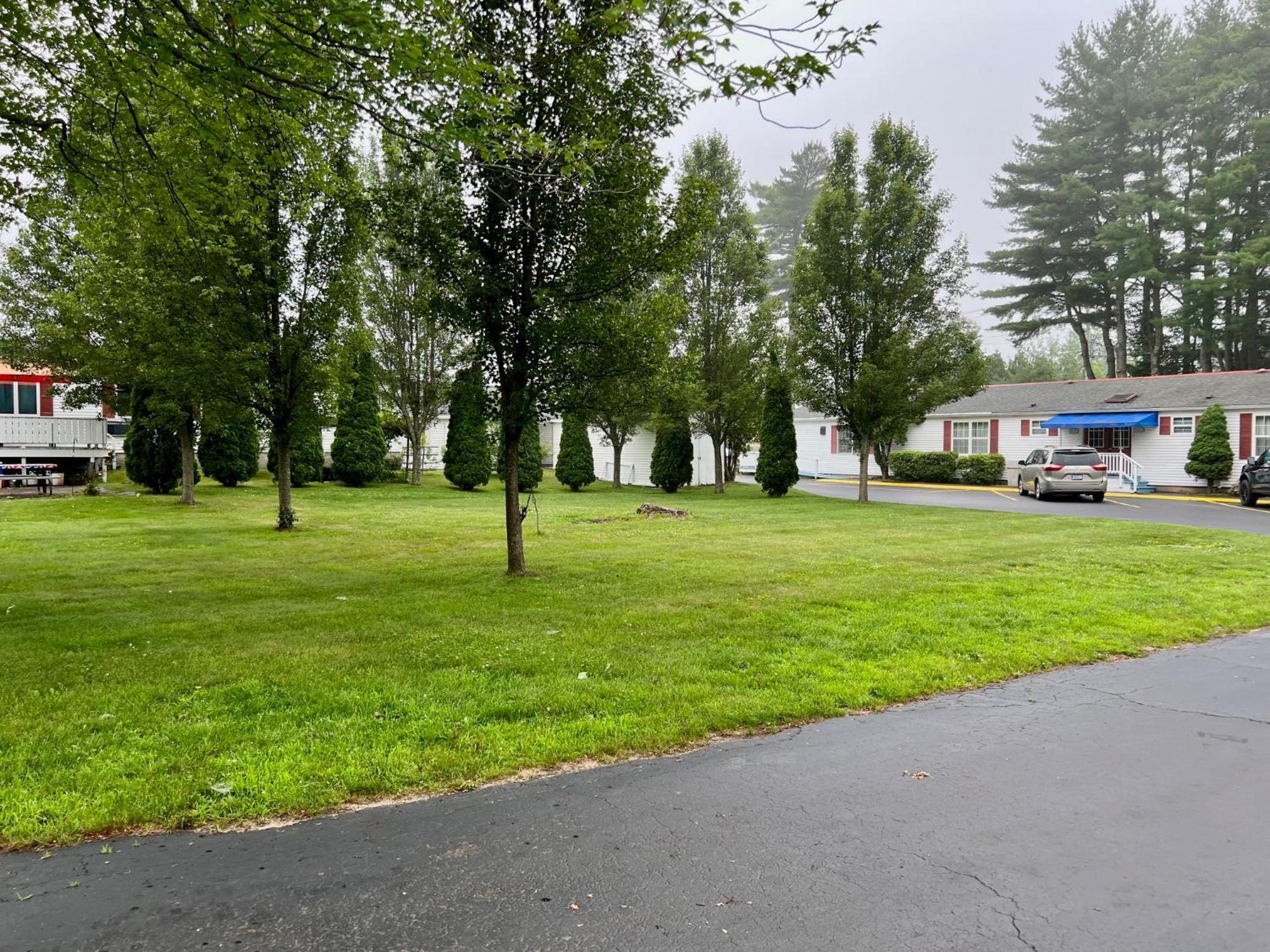 Rodeway Inn & Suites Brunswick Near Hwy 1 Екстериор снимка