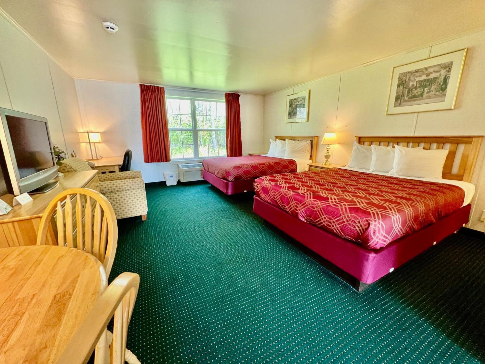 Rodeway Inn & Suites Brunswick Near Hwy 1 Екстериор снимка