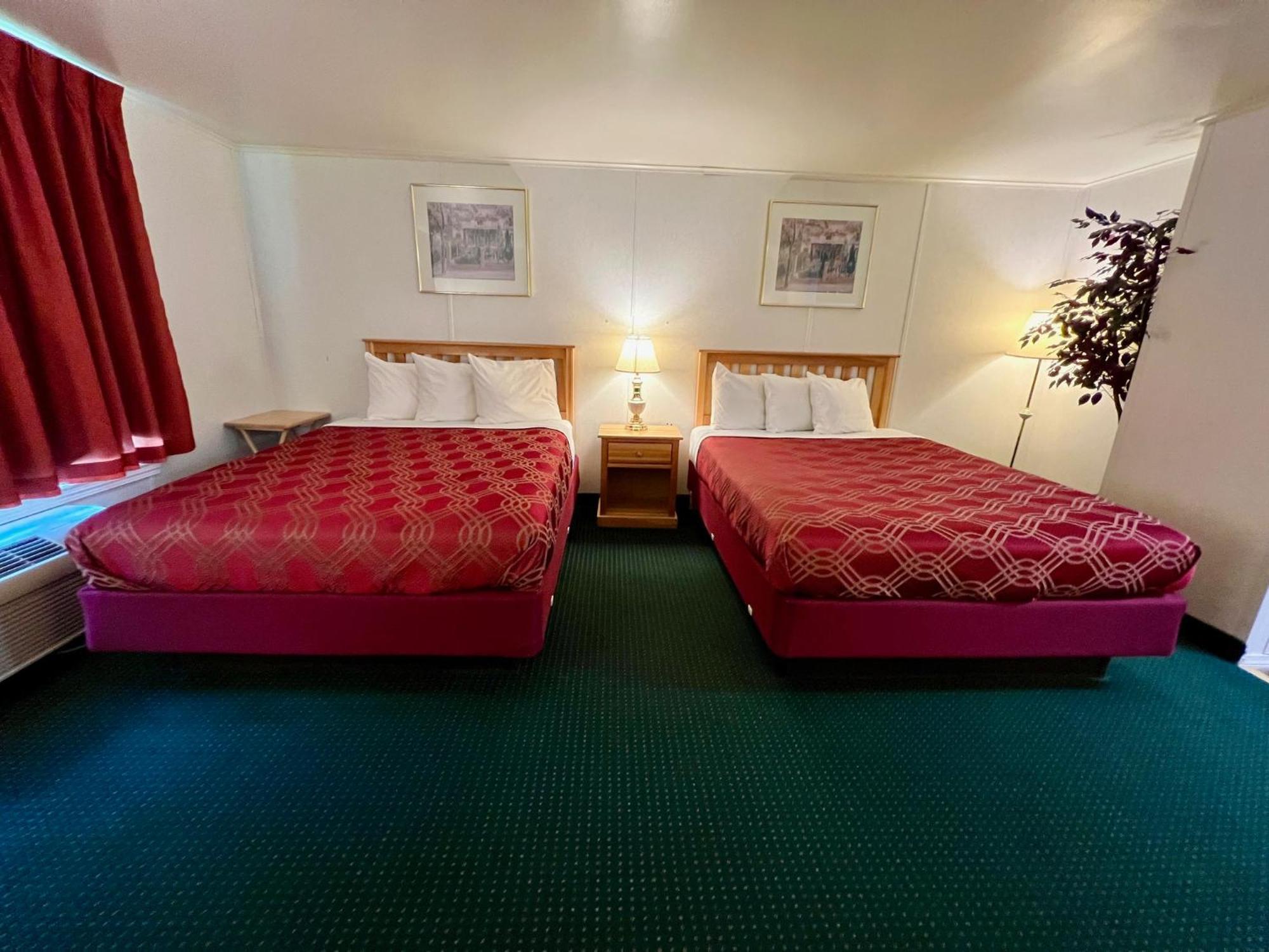 Rodeway Inn & Suites Brunswick Near Hwy 1 Екстериор снимка